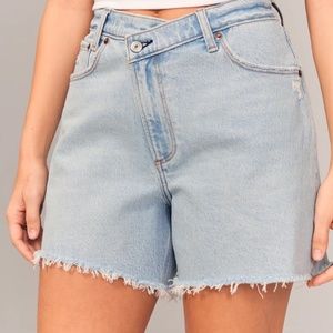 Abercrombie Curve Love High Rise Dad Short